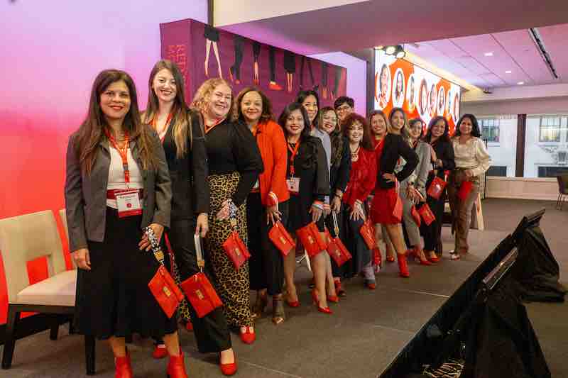 The custom-made red pouches used by the Ambassadors by Argentine Designer Florencia Angeleri, were another element that added to the secret sauce of a successful leadership event.