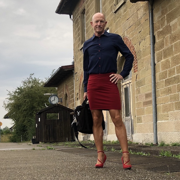 Mark Bryan defying stereotypes with every outfit
